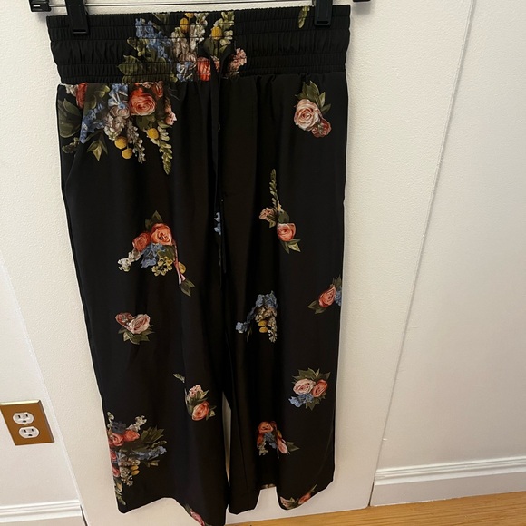 Albion Black Floral Pants - Picture 1 of 3